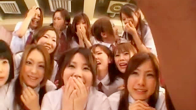 Japonesitas Hermosas Aprenden Su Lésbico Seductor