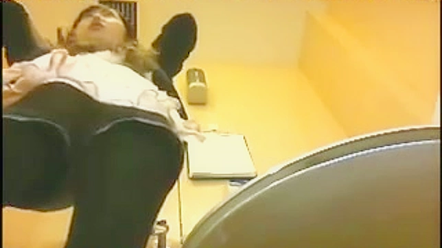 Chica Atractiva y Caliente con Culo Grande follando en Casa