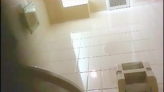 Muñeca Japonesita Derecha y Caliente Ingresa en Público Insaciable