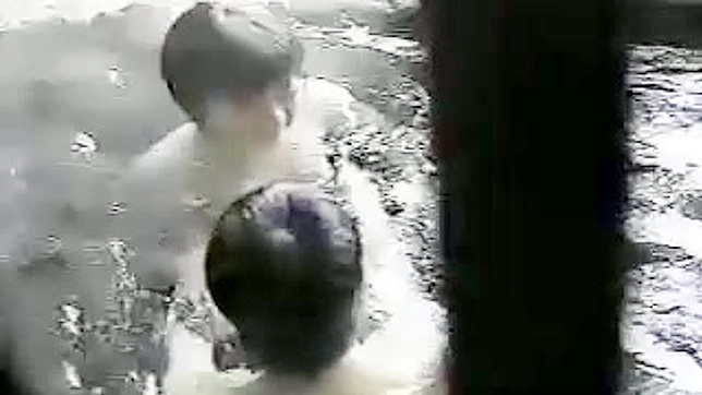 Chica Japonesa Atractiva Con Tetas Buenas Tomando Ducha