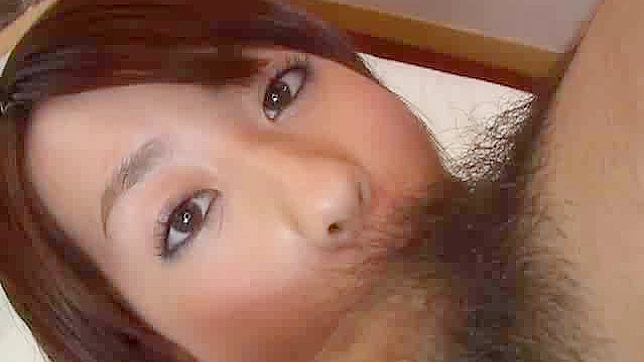 Muñeca Hermosa Con Coño Peludo Mamando Un Cazote Gigante