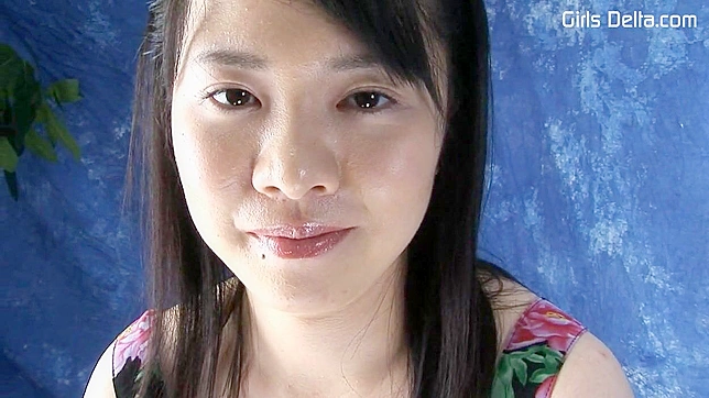 Divina Japonesita Inocente y Dulce Muestra su Coño