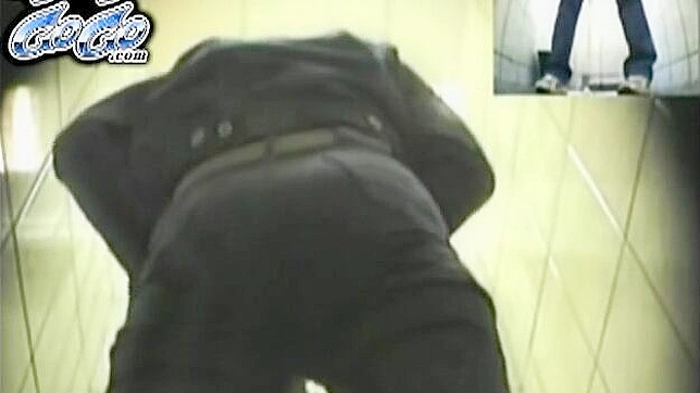 Chica Caliente y Adorable se Masturba Después del Trabajo