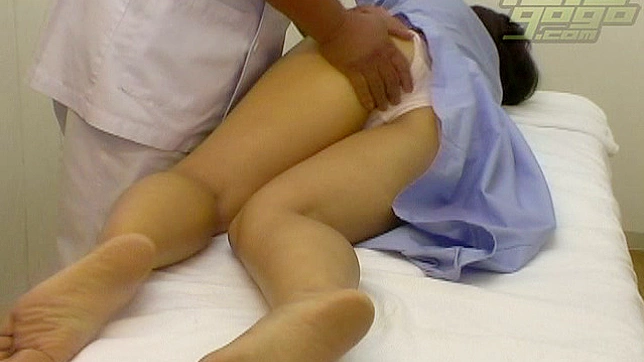 Japanese lady wants her masseur to do body massage