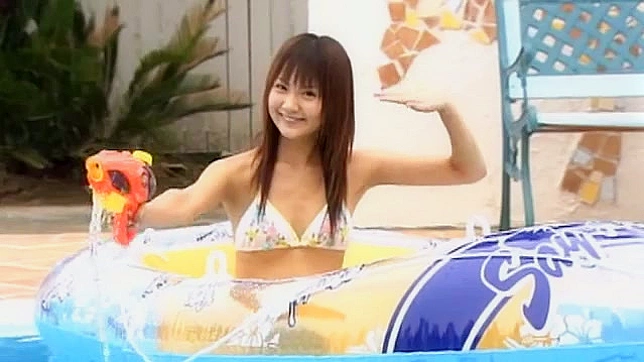 Japonesita Hermosa y Brillosa Pensando en Joderse Bien