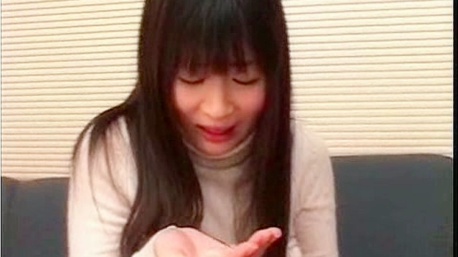 Linda Japonesita Succionando Esa Gran Verga Con Gusto