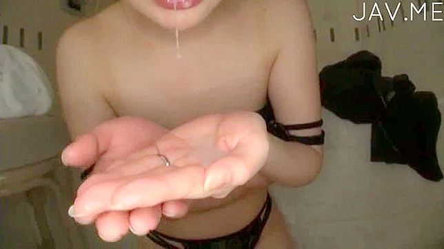 Attractive and daring asian chick is giving real blowjob