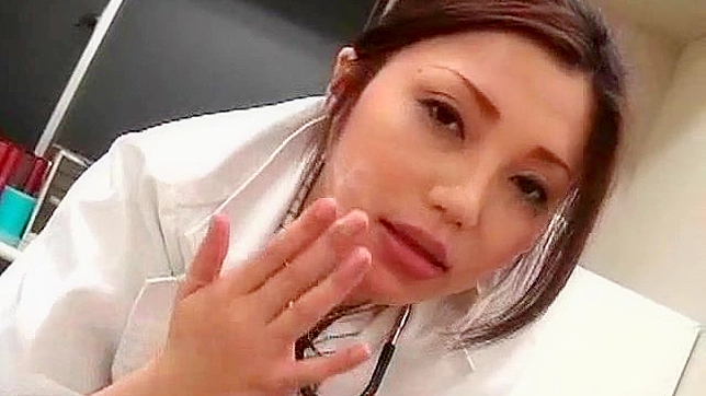 Enfermera Japonesa Linda Traga Un Enorme Pene