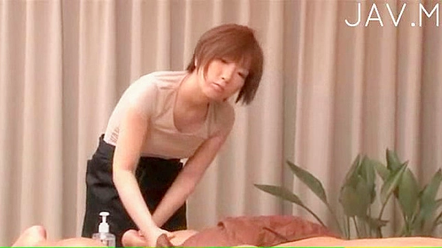 Short haired and straight japanese masseur is sucking huge snake