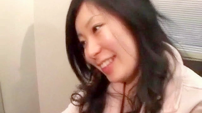 Chica Amateur Tímida Pierde Su Inocencia y Da Cachondeo Oral