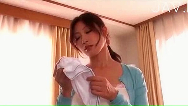 Chica Amateur Increíble Demuestra Su Maestría en Placer y Mamadas