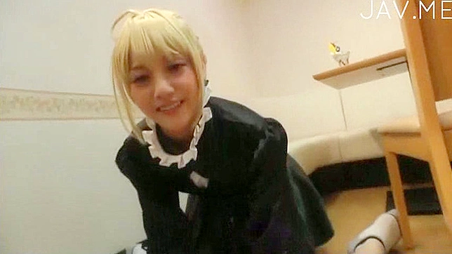 Culona rubia sensual disfruta complaciendo una gran polla