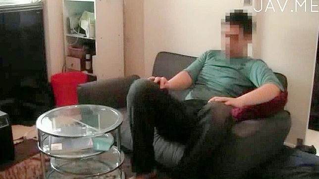 Bella con Culo Burbuja se Desnuda y Da una Oral Increíble