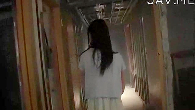 Cachonda Chica Ingestando Un Gran Pene En Su Coño Húmedo