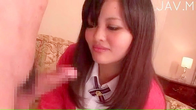 Bella Lujosa Pierde Su Inocencia y Chupa Un Gordo Pene
