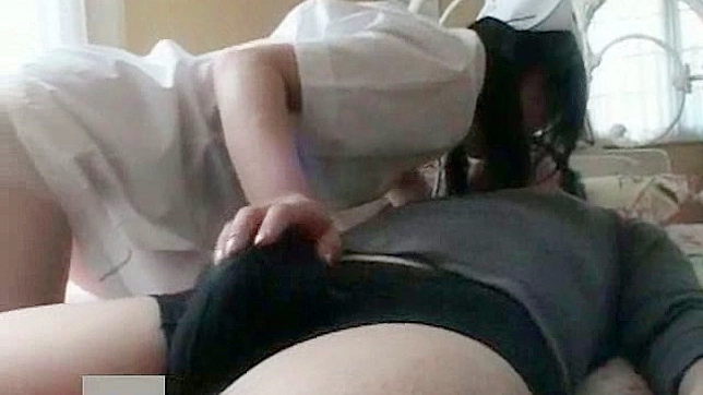 Amateur atrevida muestra su habilidad para satisfacer un pene grande