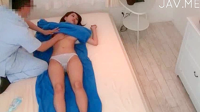 Fun loving asian  gasps as her muff is penetrated