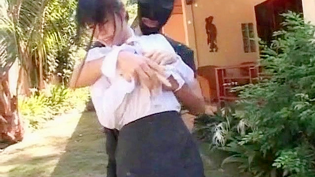 Chica Japonesa Amateur Besando La Polla Al Aire Libre