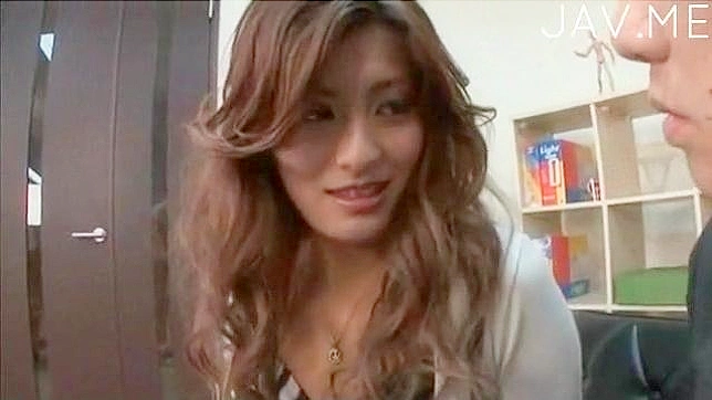 Japonesita Cachonda y Amateur Mamando la Picha Rizada