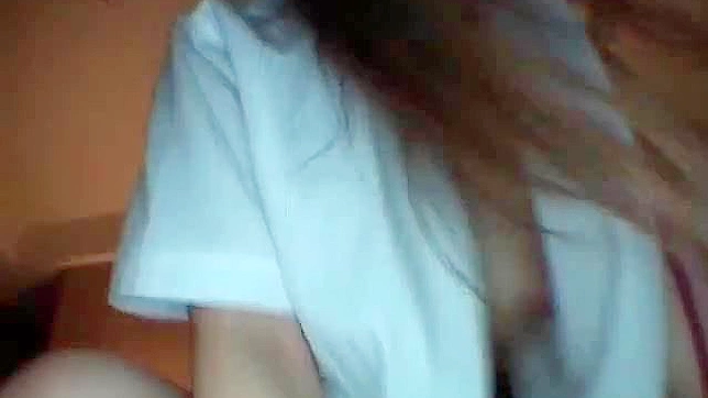 Culona traviesa amateur disfruta su coñito apretado siendo follado