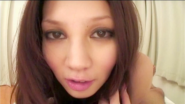 Ganadora y guapa japonesita chupando polla adentro