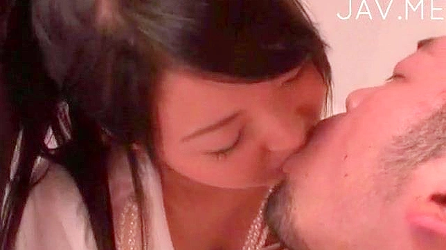 Chica amateur disfruta lo sucio y salvaje en sus showcams