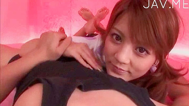 Japonesita Joven Ofrece Increíble Mamada en Show Caliente