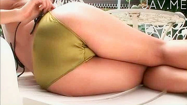 A gigantic dildo for horny Japanese babe's twat