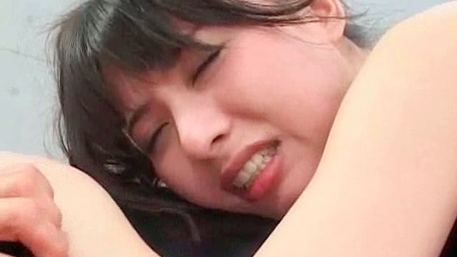 Tu Bebé Adora Que Le Aprieten Las Tetas Durante Un Polvo Salvaje