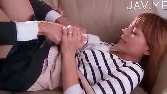 Strong cock makes ty chick to scream and undulate like crazy