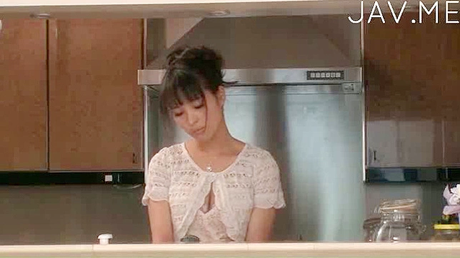 Handsome and sexy japanese babe is fingering her cunt