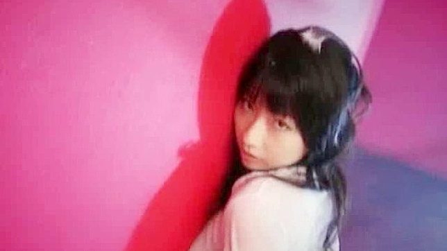 Beauty asian princess wants her bf to lick her shaved cunt