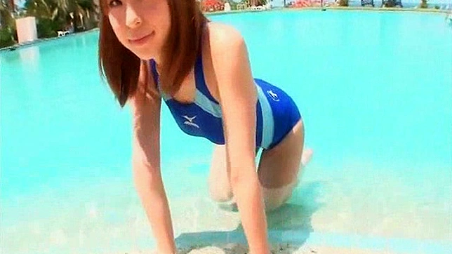 Exhibición Seductora En Bikini Por Hermosa Japonesita