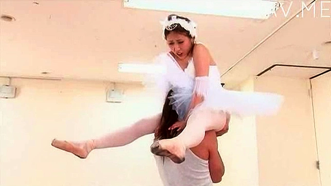 Hot and delightful cunnilingus for sweet Japanese ballerina
