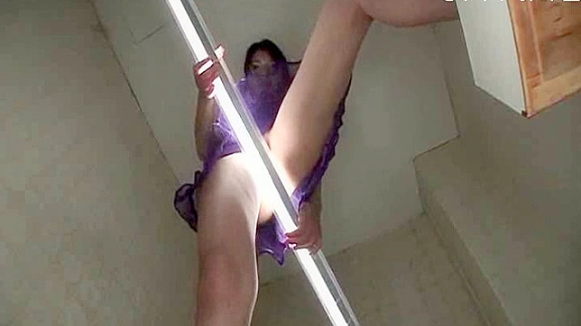 Hot pleasuring for pretty Japanese chick's hungry beaver