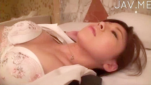 Hot Japanese in stockings receives deep fucking delights