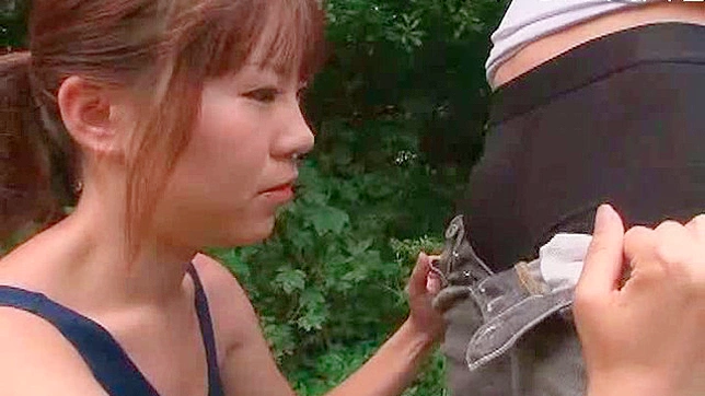 Boca Ardiente Al Aire Libre Con Dulce Asiática Picara