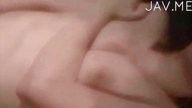 Amateur zalosa disfruta que estimulen su jugoso coñito en vivo