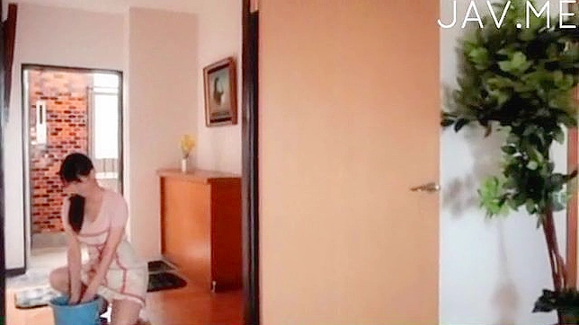 Chica Caliente Masturba Coño Antes de Follar Fuerte