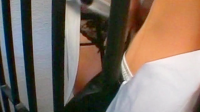 Pareja Caliente Folla Detrás de Rejas