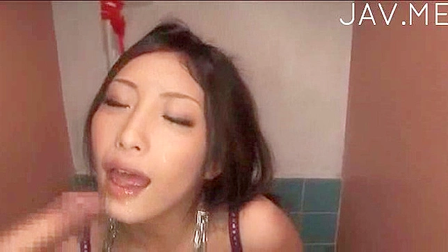 Huge cock drilling her pussy making it squirt