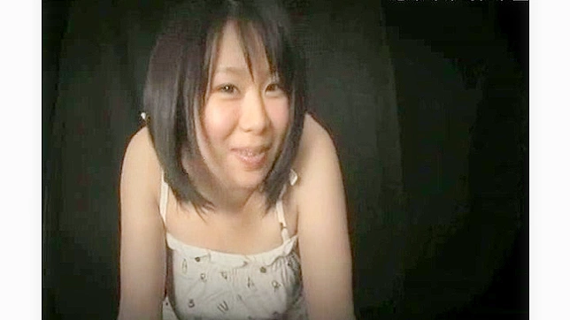 Teen 18+ Japonesa Posando Picante en Cam y Preparándose para Jugar