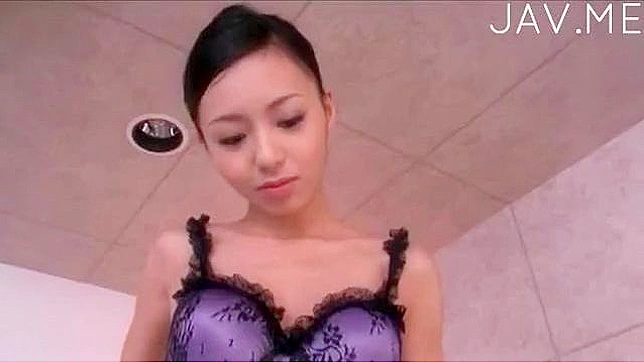 Enfermera amateur ansiosa por probar esta verga en su boca húmeda