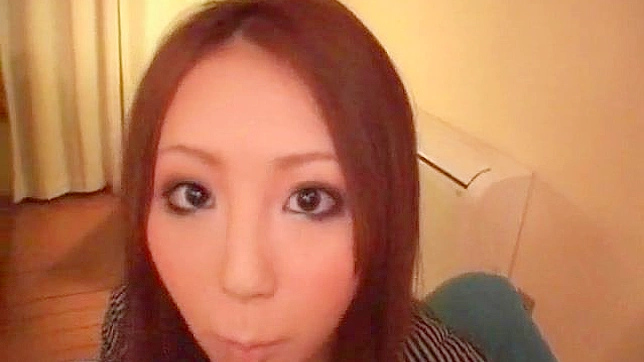 Follando con Dedos a Jovencita Caliente que Adora el Sexo Sucio