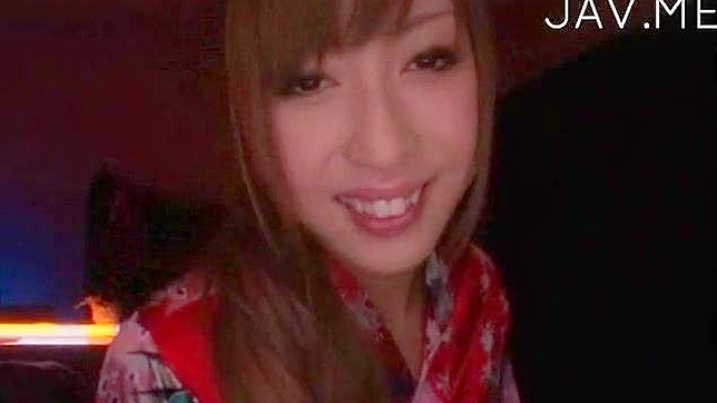 Chica Asiática Hecha Encanto con Caliente Felación y Manojob