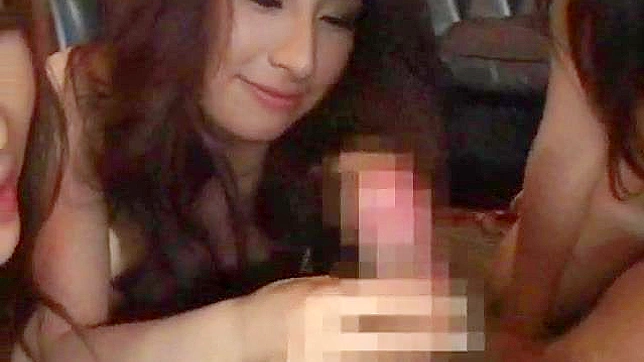 Corrida Grupal con Chicas Dominantes ansiosas por Tragar