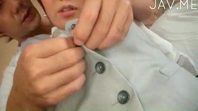 Fingdeo y comecocos para la japonesita cachonda