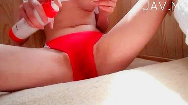 Teen 18+ asiática ganadora y aficionada se masturba con sus tetas
