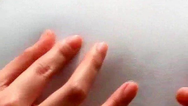 Dulce asiática lista para compartir su cuerpo jugoso y tierno