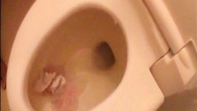 Chica Amateur Asiática Comparte Su Caliente Coño y Boca